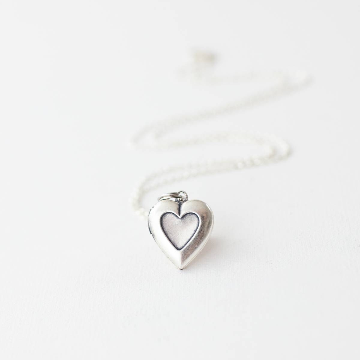 Plain Heart Locket Necklace – Dandelion Jewelry