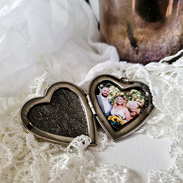 silver-heart-locket