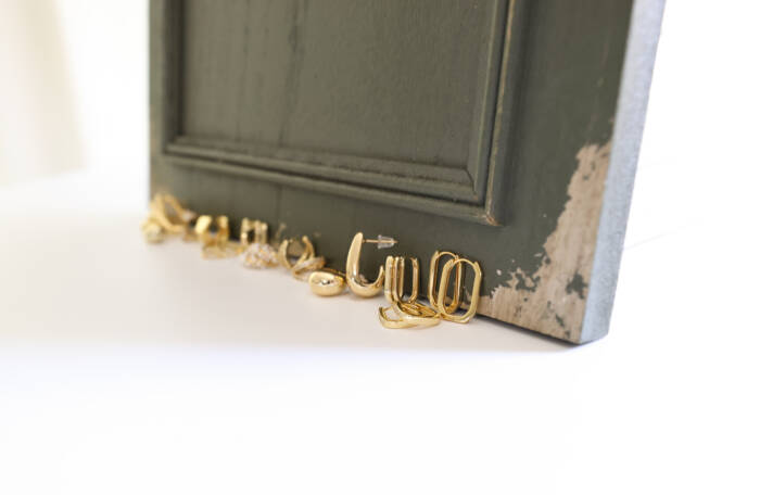 Just Right Oval Luxe Hoops - Image 3
